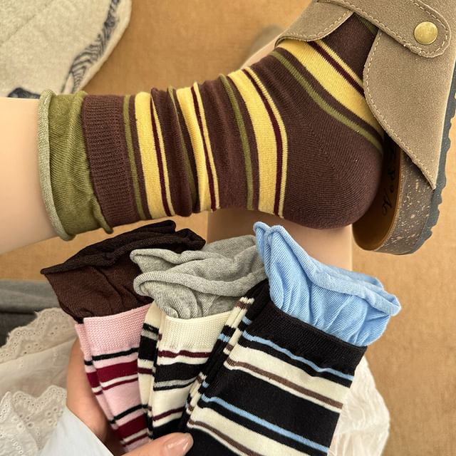 Mimiyu-Striped Panel Short Socks Set