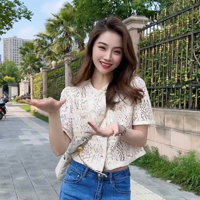 Everose-Short-Sleeve Lace Cropped Blouse