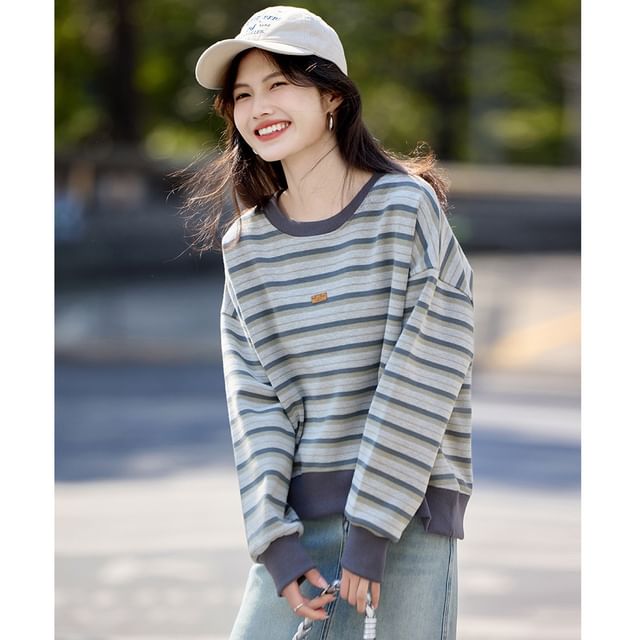 Jeonseon-Crewneck Striped Pullover