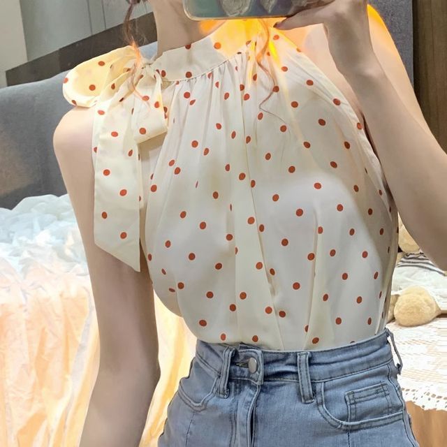Everose-Sleeveless Mock Neck Dotted Top