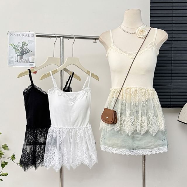 Lemongrass-Two-Tone V-Neck Cami Top with Pad