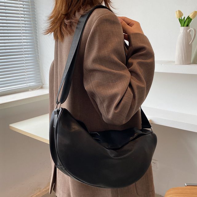 Banana Shoulder Messenger Saddle Leather Bag 