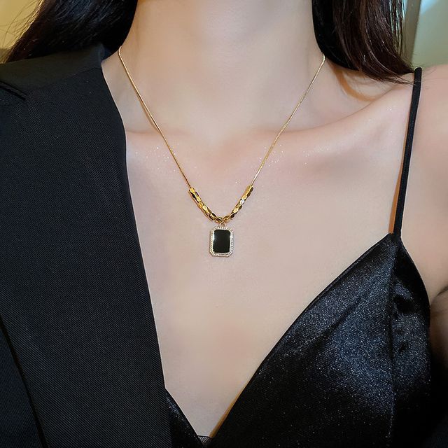 Kamuel-Square Pendant Necklace