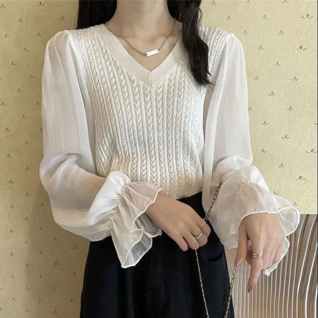 Sisyphi-Long-Sleeve V-Neck Cable Knitted Panel Blouse