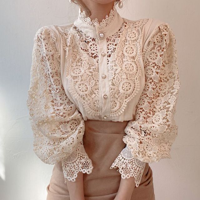 Coris-Spitzenbluse mit Puffärmeln