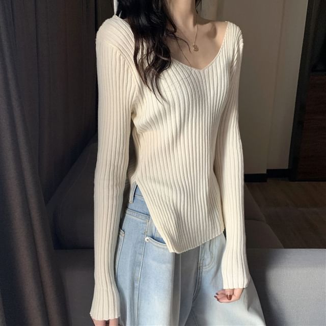 Magimomo-Long-Sleeve V-Neck Plain Knit Top