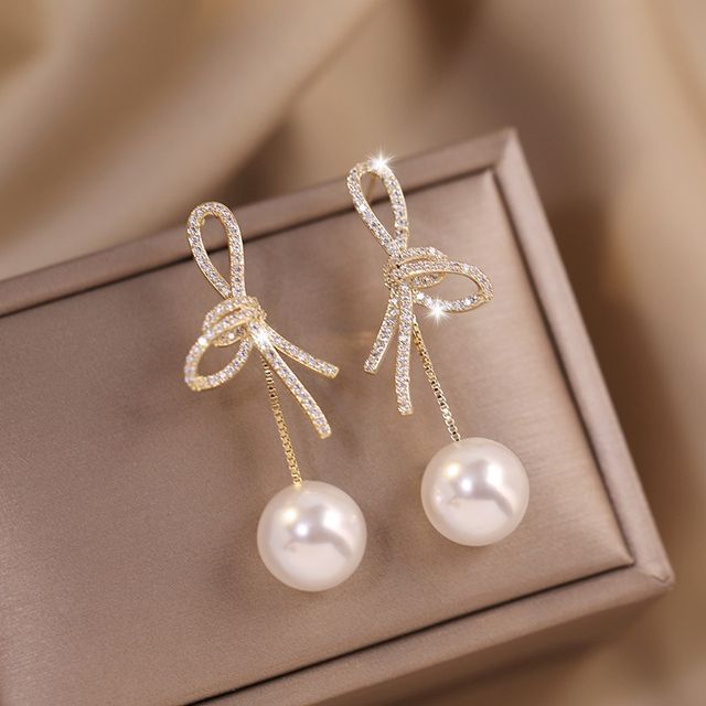 ★人氣★LOVE ME MONSTER★Great Pearl Ribbon Earrings [Ivory] ☆人氣☆LOVE ME MONSTER☆Great Pearl Ribbon Earrings [Ivory]