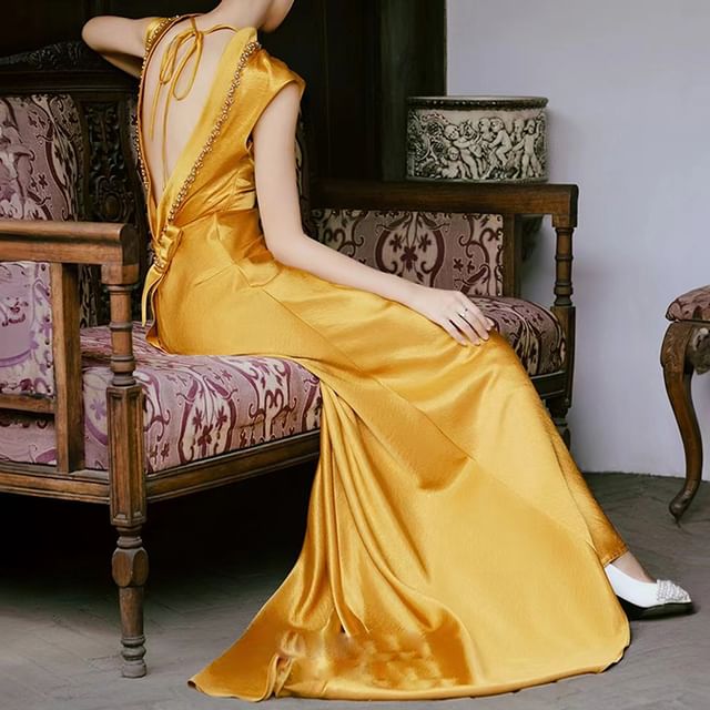 Fioridi-Cap-Sleeve Mock Neck Plain Embellished Open Back Mermaid Evening Gown