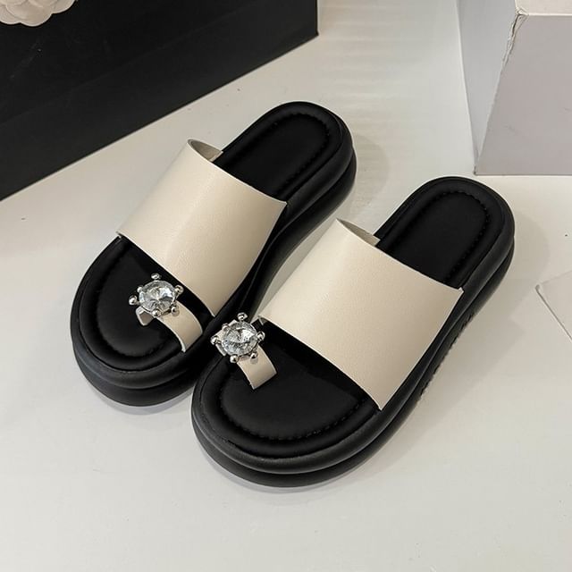 Nikao-Platform Rhinestone Toe Loop Slide Sandals
