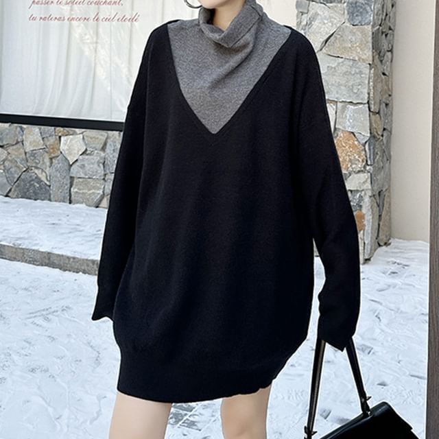 KUMI-Turtleneck Two Tone Panel Oversized Sweater