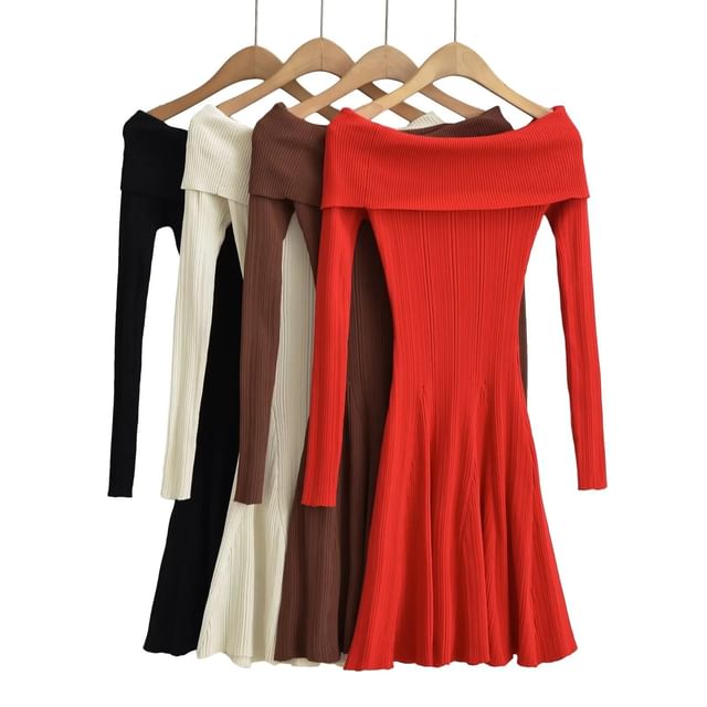 Asiris-Long-Sleeve Off-Shoulder Plain A-Line Dress