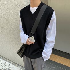 匡億 - V領針織馬甲 匡億 - V領針織馬甲