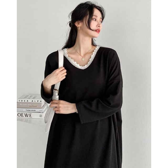 Chubby Girl - Long-Sleeve Lace Trim Loose-Fit Dress | YesStyle