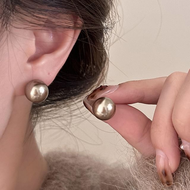 Jael-Faux Pearl Ear Stud