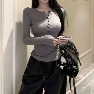 Yilda-Long Sleeve Henley Plain Tee