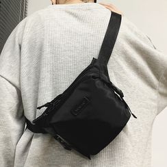 SUNMAN - Plain Zip Sling Bag SUNMAN - Plain Zip Sling Bag