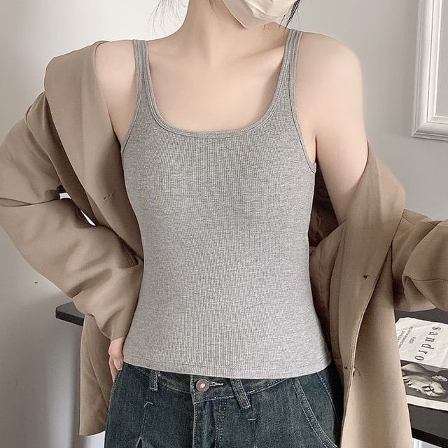 Faiar-Scoop Neck Plain Padded Crop Cami Top