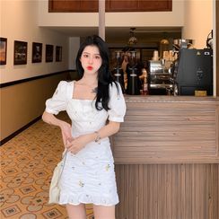 Kizmi - 短袖绣花迷你塑身连衣裙 Kizmi - 短袖绣花迷你塑身连衣裙