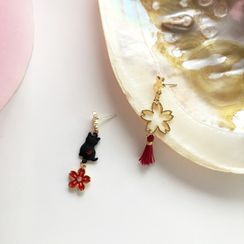 Yambo - Non-Matching Cat Drop Earring Yambo - Non-Matching Cat Drop Earring