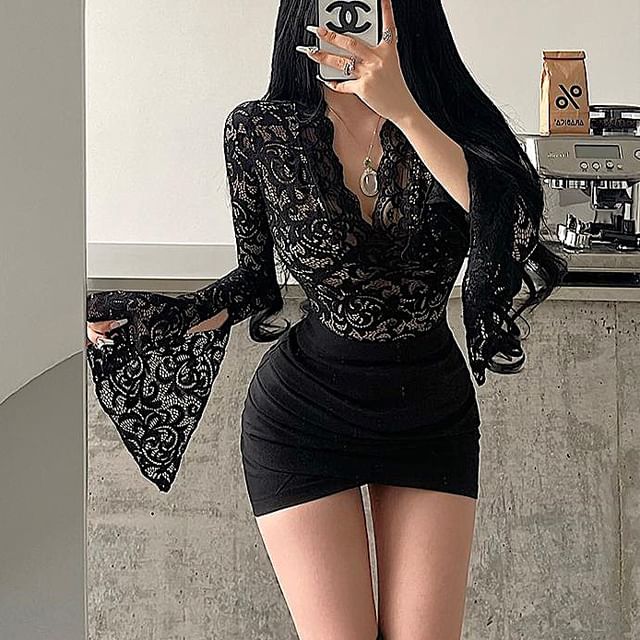 RainGirl-Bell Sleeve V-Neck Plain Lace Top