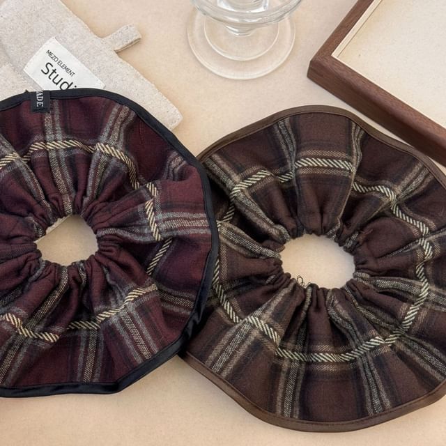 Kayochs-Plaid Scrunchie