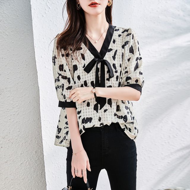 Jeonseon-Elbow-Sleeve Chiffon Blouse