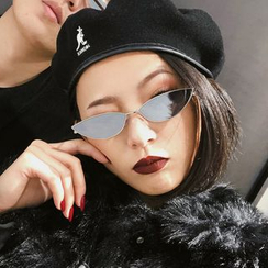 iLANURA - Cat-Eye Sunglasses iLANURA - Cat-Eye Sunglasses