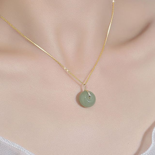 Chimerro-Faux Jade Pendant Necklace