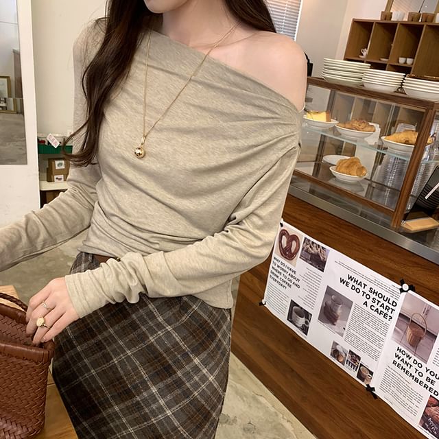 PINPI-Long Sleeve One Shoulder Plain Ruched Top