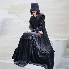 Nekomata - Long-Sleeve Tiered Velvet Maxi A-Line Dress