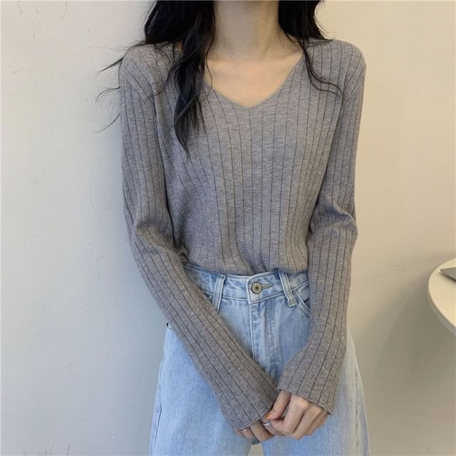 Sisyphi-Long-Sleeve V-Neck Plain Ribbed Knit Top