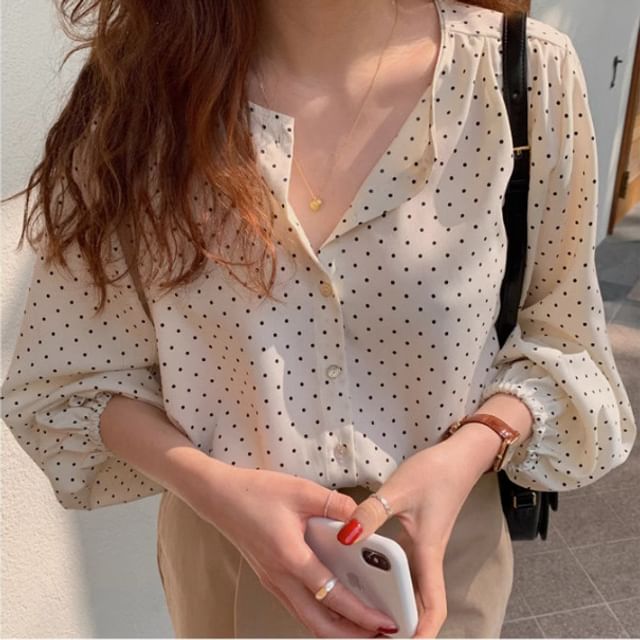 ISSOL-Long-Sleeve Dotted Blouse