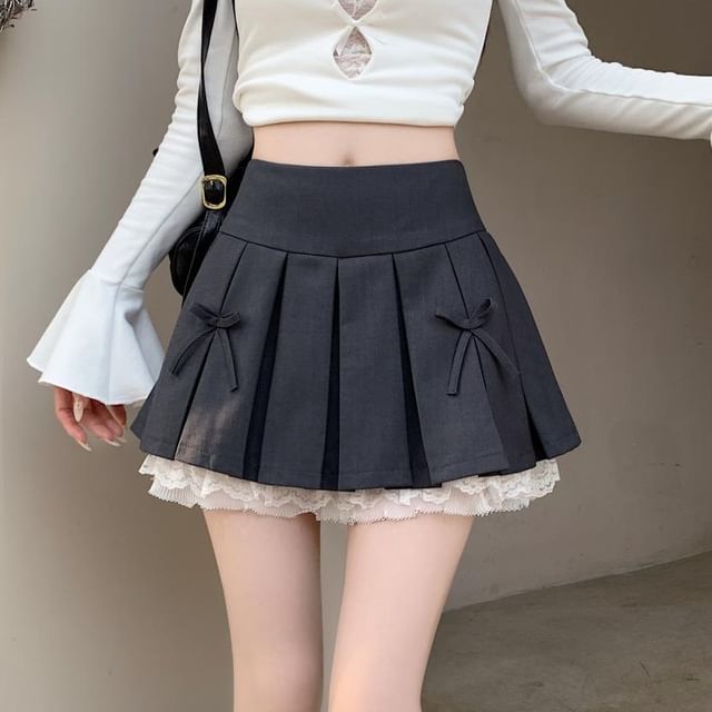 Leoom-High Rise Lace Mini Pleated Skirt