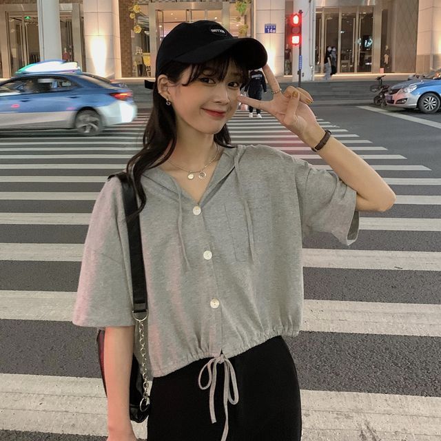 Hevnir-Short-Sleeve Plain Hooded Button-Up Cropped Tee
