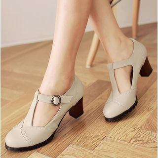 t strap pumps