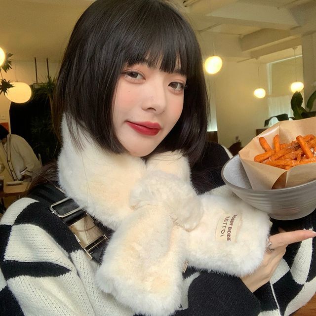 Pompabee-Plain Fluffy Scarf