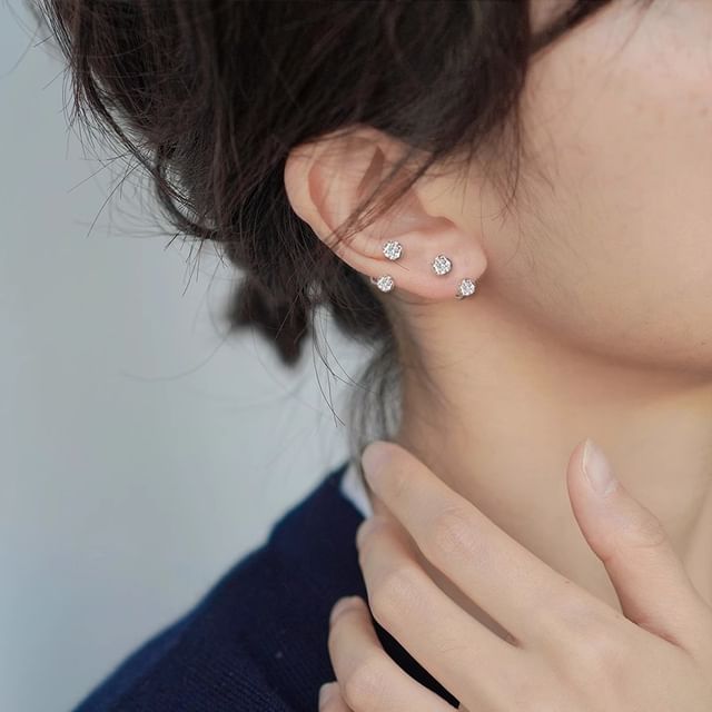 Dashiro-Rhinestone Open Huggie Earring