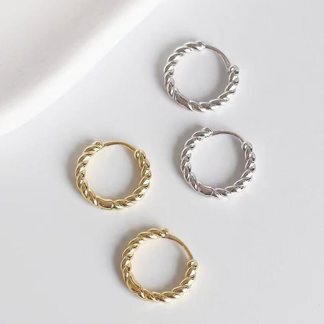 Chimerro-Textured Alloy Hoop Earring