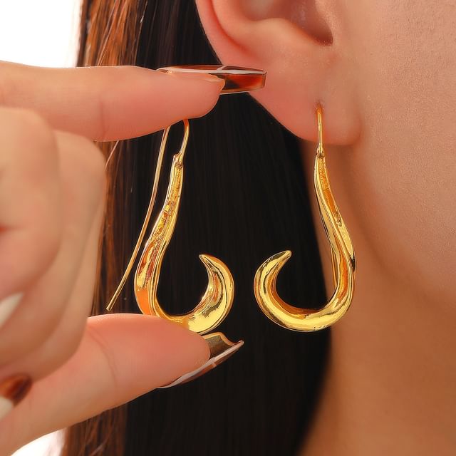Seirios-Swirl Drop Earring