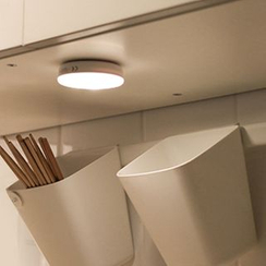 RAITO - Wiederaufladbare LED-Lampe mit Magnet RAITO - Wiederaufladbare LED-Lampe mit Magnet