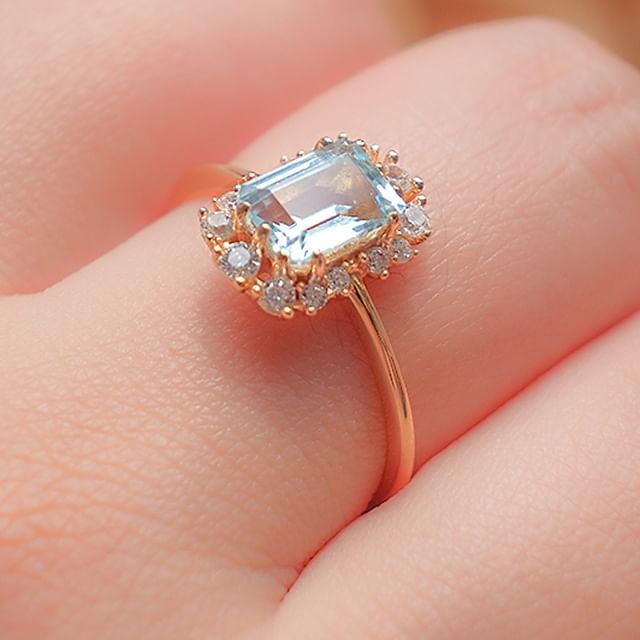 DECADES-Gemstone Ring