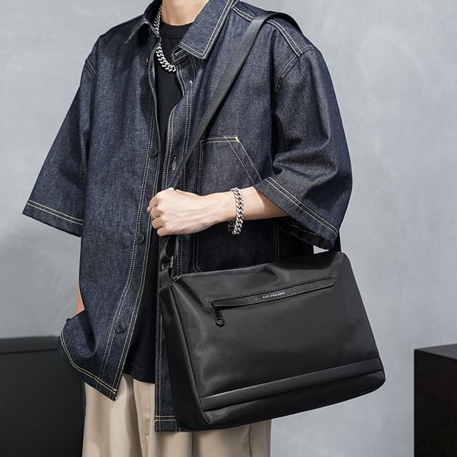 BagBuzz-Plain Oxford Crossbody Bag