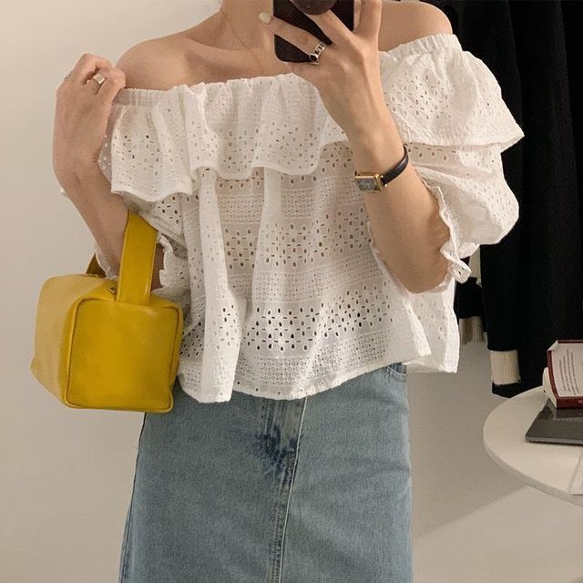 Everose-Puff-Sleeve Off-Shoulder Plain Lace Cropped Blouse