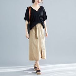 Epoch - Set: Elbow-Sleeve Dip-Back T-Shirt + Linen Midi Skirt