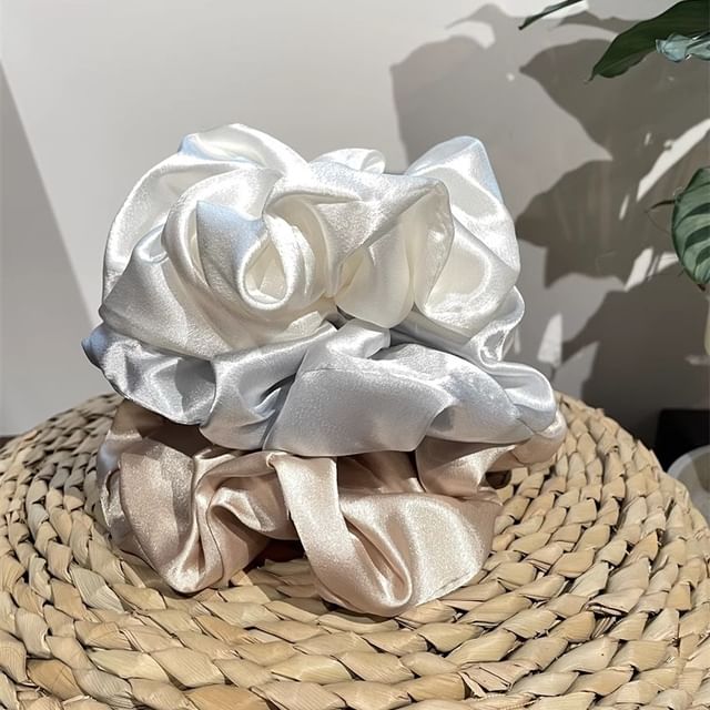 Show Mind-Plain Fabric Scrunchie