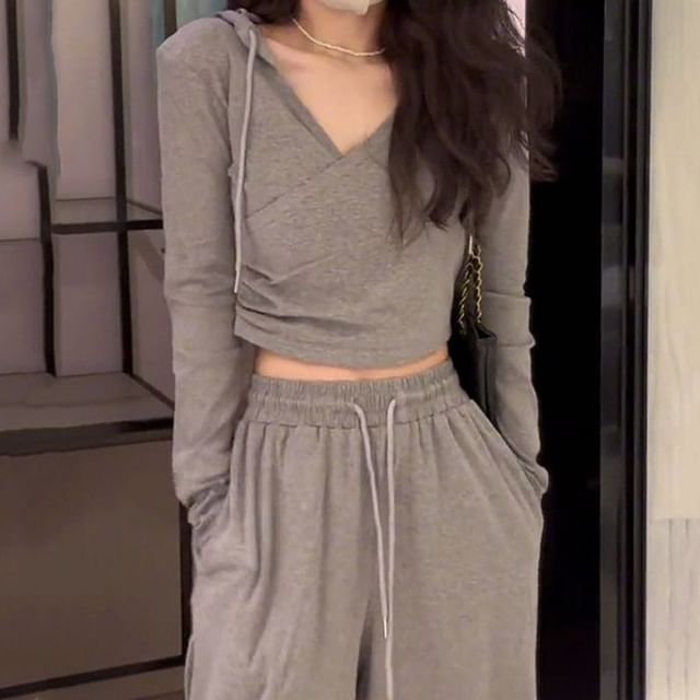 Cloud Nine-Set Long-Sleeve V-Neck Hooded Plain Crop Top Sweatpants