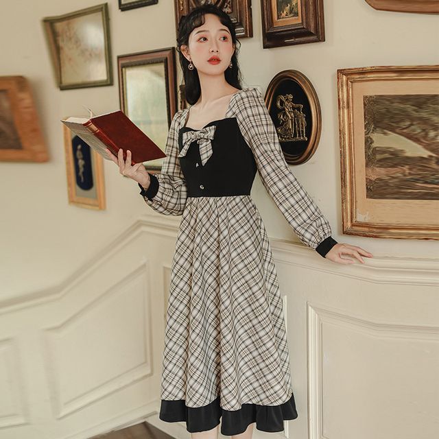 sansweet Square-Neck Long-Sleeve Dress with Plaid Pattern YesStyle