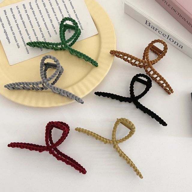 Nozomi Velvet Hair Claw YesStyle