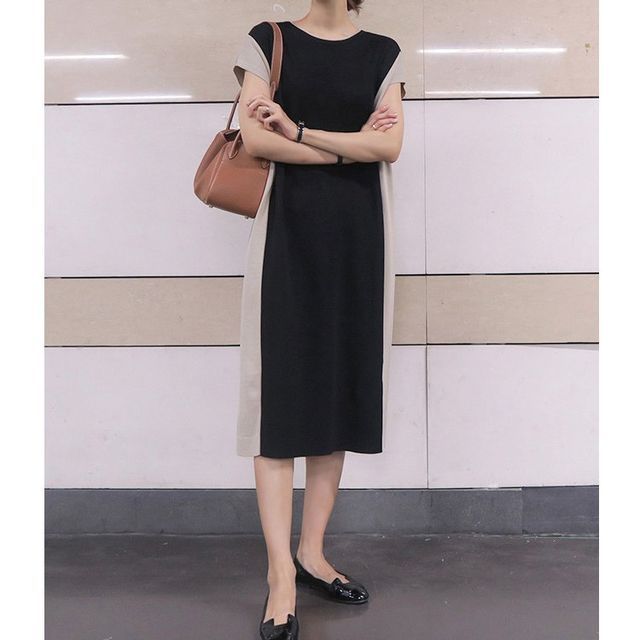 Lewwe-Sleeveless Crew Neck Panel Midi Dress