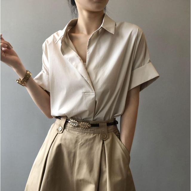 Shinsei-Short-Sleeve V-Neck Plain Blouse
